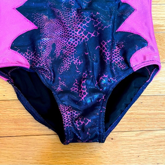 Mondor Bodysuit Leotard. 10-12. Gymnastics. Dance. - Picture 2 of 7